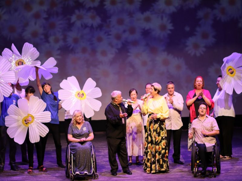 10.07.2022 Омск. Торжественное мероприятие, посвященное «Дню семьи, любви и верности» – «Сундучок семейных сокровищ»